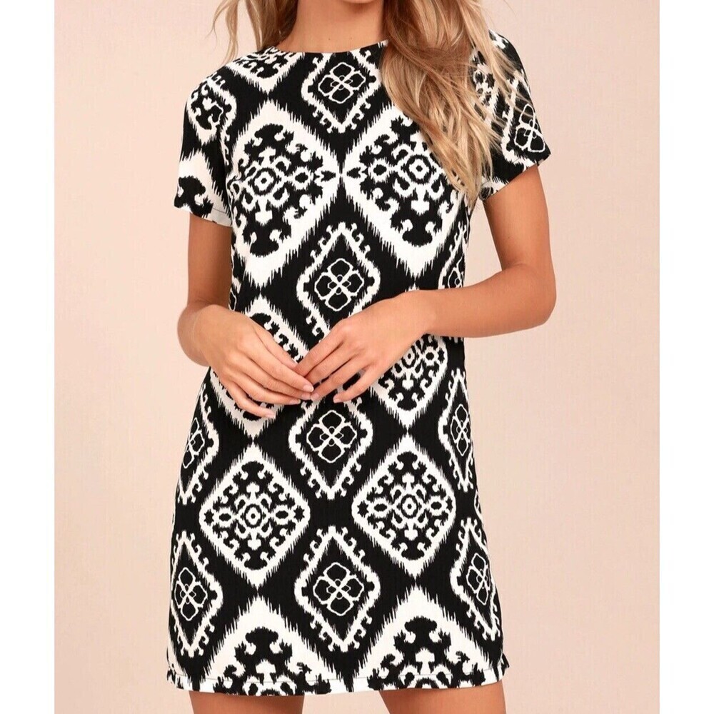 Lulus Dress Womens Small Give Me a Print Short Sleeve Shift Mini